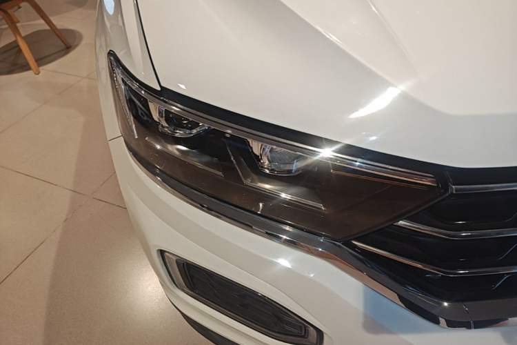 Used Volkswagen T-ROC 2021 Revised Version 280TSI DSG Two-Wheel Drive Elite Connect Edition Right Front Headlight
