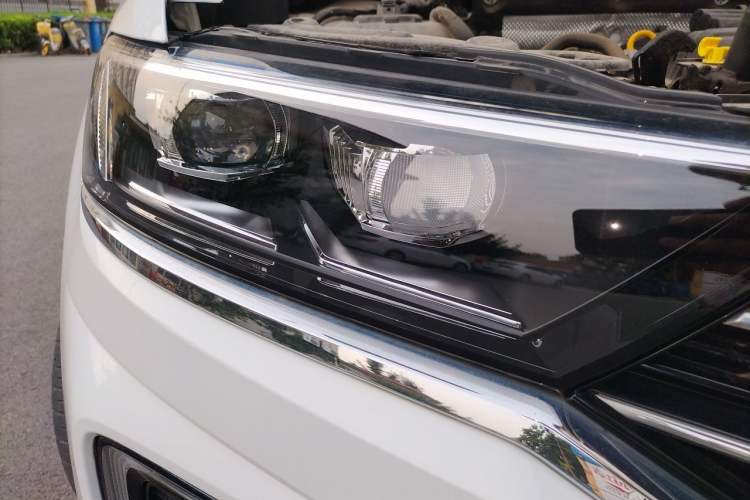 Used Volkswagen T-ROC 2021 280TSI DSG Two-Wheel Drive Comfort Connect Edition Right Front Headlight