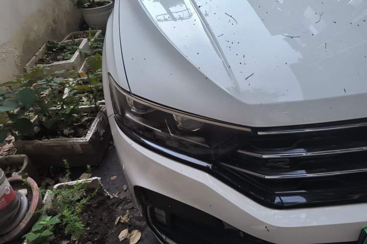 Used Volkswagen T-ROC 2021 Revised Version 280TSI DSG Two-Wheel Drive R-Line Pro Connected Car Edition Right Front Headlight