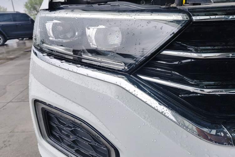Used Volkswagen T-ROC 2021 280TSI DSG Two-Wheel Drive Comfort Connect Edition Right Front Headlight