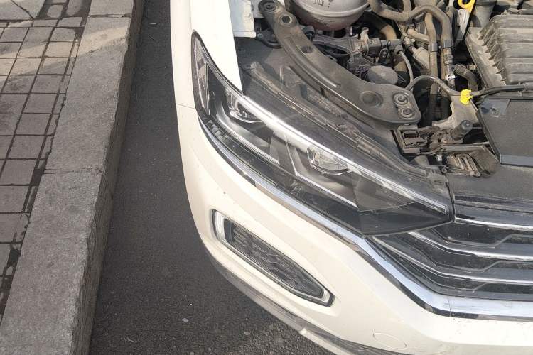 Used Volkswagen T-ROC 2021 280TSI DSG Two-Wheel Drive Elite Connect Edition Right Front Headlight