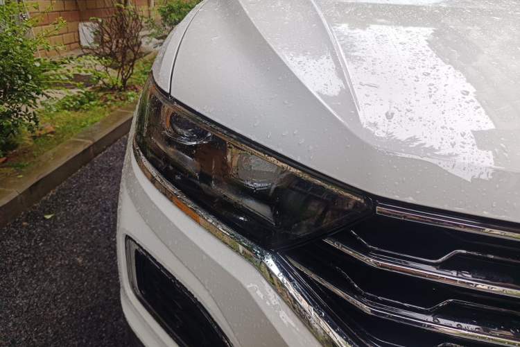 Used Volkswagen T-ROC 2021 280TSI DSG Two-Wheel Drive Comfort Connect 30th Anniversary Edition Right Front Headlight