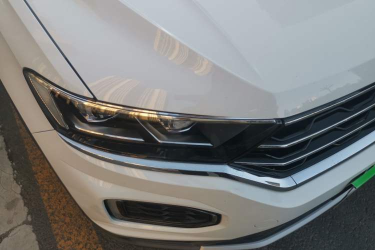 Used Volkswagen T-ROC 2021 280TSI DSG Two-Wheel Drive Comfort Connect Edition Right Front Headlight