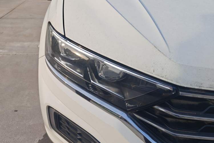 Used Volkswagen T-ROC 2021 280TSI DSG Two-Wheel Drive Comfort Connect Edition Right Front Headlight
