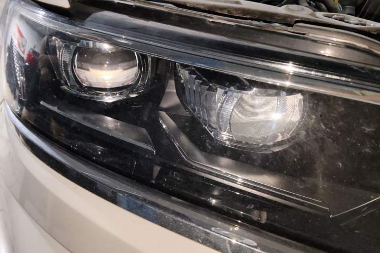 Used Volkswagen T-ROC 2021 280TSI DSG Two-Wheel Drive Comfort Connect Edition Right Front Headlight