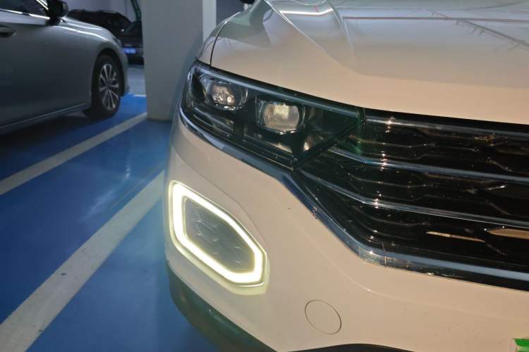 Used Volkswagen T-ROC 2021 Revised Version 280TSI DSG Two-Wheel Drive Comfort & Smart Connectivity Edition Right Front Headlight