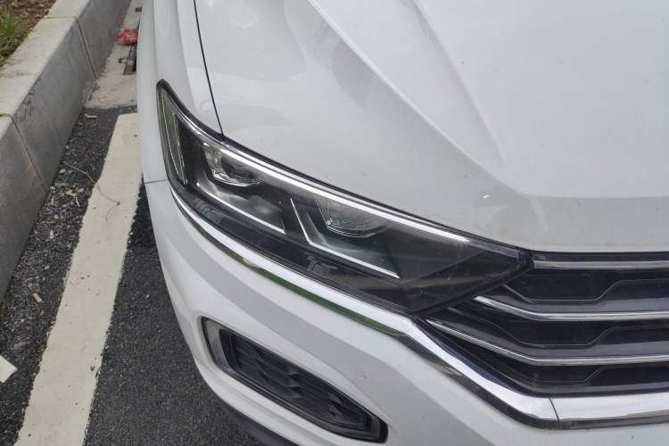 Used Volkswagen T-ROC 2021 Revised Version 280TSI DSG Two-Wheel Drive Comfort & Smart Connectivity Edition Right Front Headlight