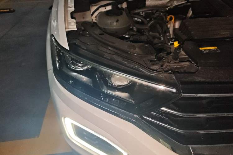 Used Volkswagen T-ROC 2021 280TSI DSG Two-Wheel Drive Comfort Connect Edition Right Front Headlight