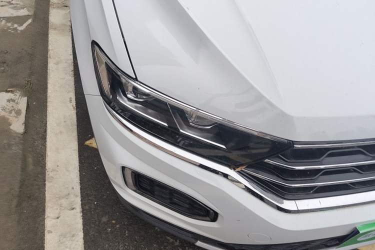 Used Volkswagen T-ROC 2021 280TSI DSG Two-Wheel Drive Comfort Connect 30th Anniversary Edition Right Front Headlight