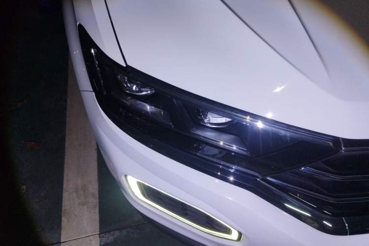 Used Volkswagen T-ROC 2021 280TSI DSG Two-Wheel Drive Elite Connect Edition Right Front Headlight