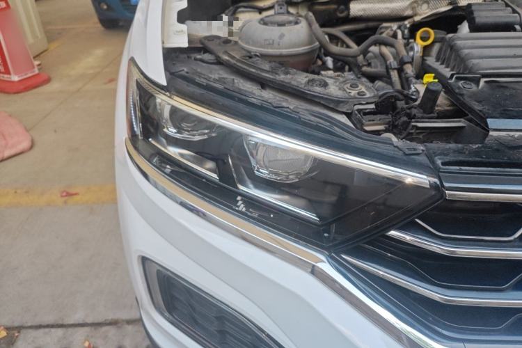 Used Volkswagen T-ROC 2021 280TSI DSG Two-Wheel Drive Comfort Connect Edition Right Front Headlight