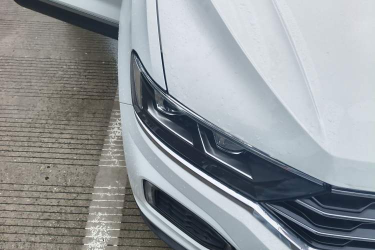 Used Volkswagen T-ROC 2021 280TSI DSG Two-Wheel Drive Comfort Connect Edition Right Front Headlight
