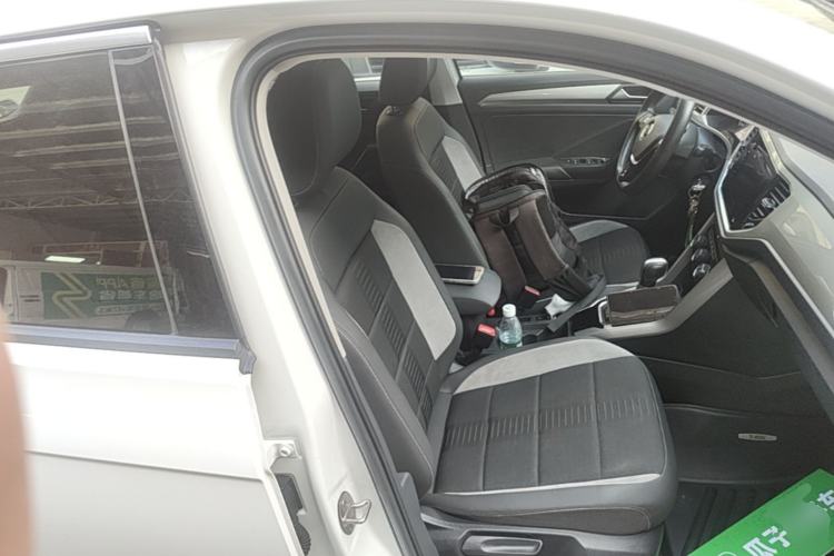 Used Volkswagen T-ROC 2021 Revised Version 280TSI DSG Two-Wheel Drive Elite Connect Edition Right Front Seat