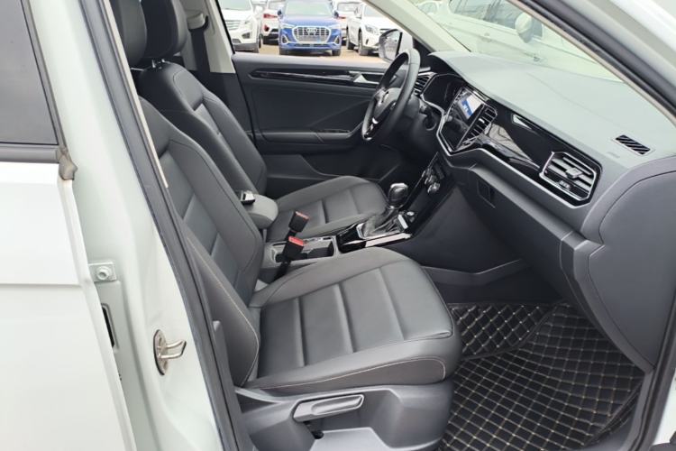 Used Volkswagen T-ROC 2021 280TSI DSG Two-Wheel Drive Comfort Connect Edition Right Front Seat