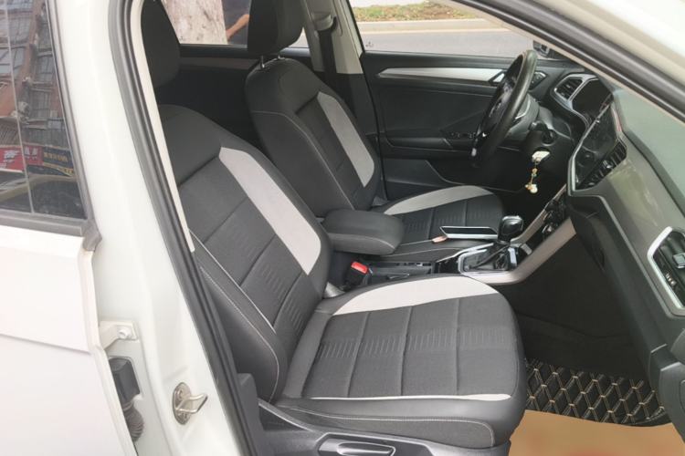Used Volkswagen T-ROC 2021 280TSI DSG Two-Wheel Drive Elite Connect Edition Right Front Seat