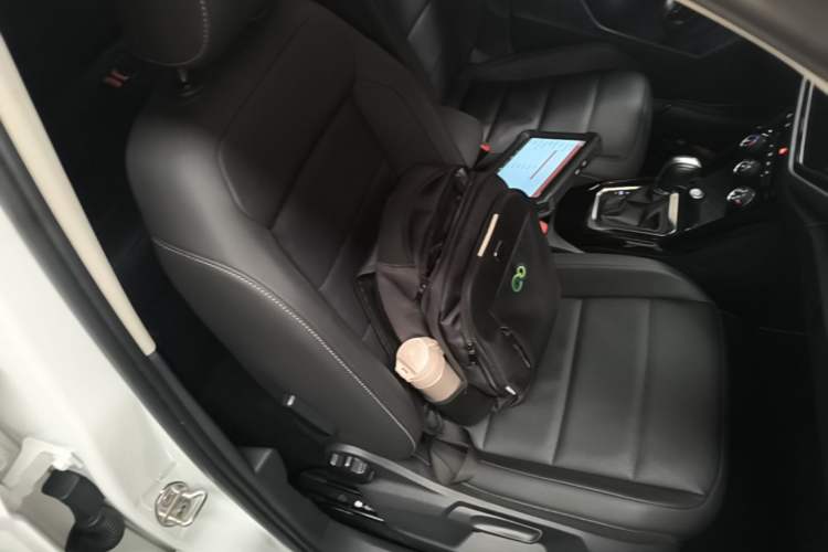 Used Volkswagen T-ROC 2021 280TSI DSG Two-Wheel Drive Comfort Connect Edition Right Front Seat