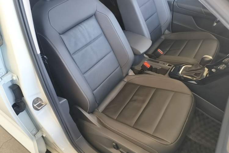 Used Volkswagen T-ROC 2021 Revised Version 280TSI DSG Two-Wheel Drive Comfort & Smart Connectivity Edition Right Front Seat