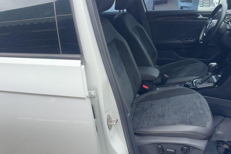 Used Volkswagen T-ROC 2021 Revised Version 280TSI DSG All-Wheel Drive Luxury Connected Edition Right Front Seat