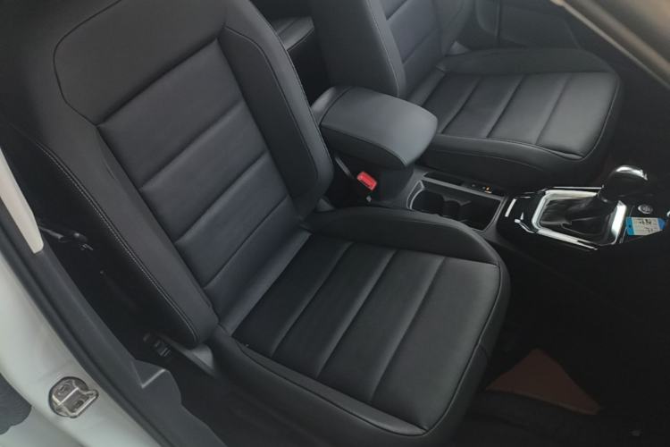 Used Volkswagen T-ROC 2021 280TSI DSG Two-Wheel Drive Comfort Connect Edition Right Front Seat