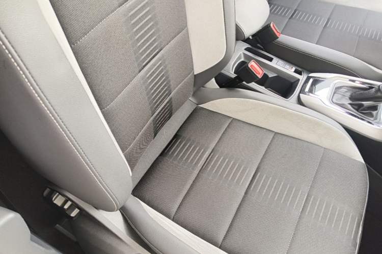 Used Volkswagen T-ROC 2021 Revised Version 280TSI DSG Two-Wheel Drive Elite Connect Edition Right Front Seat