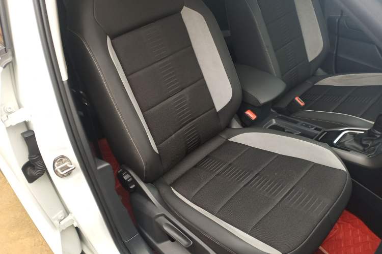Used Volkswagen T-ROC 2021 Revised Version 280TSI DSG Two-Wheel Drive Elite Connect Edition Right Front Seat