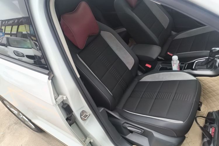 Used Volkswagen T-ROC 2021 Revised Version 280TSI DSG Two-Wheel Drive Elite Connect Edition Right Front Seat