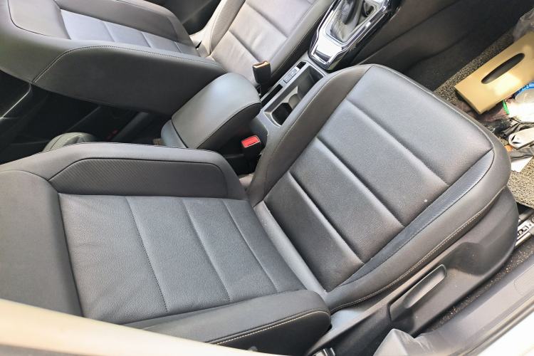 Used Volkswagen T-ROC 2021 280TSI DSG Two-Wheel Drive Elite Connect Edition Right Front Seat