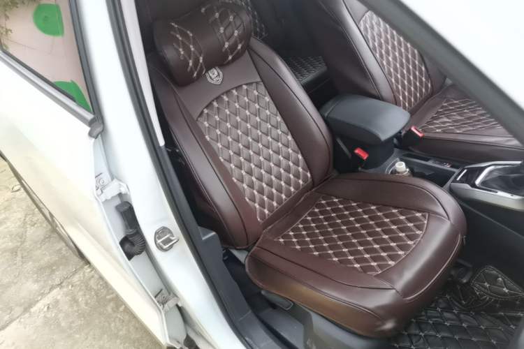 Used Volkswagen T-ROC 2021 280TSI DSG Two-Wheel Drive Elite Connect Edition Right Front Seat