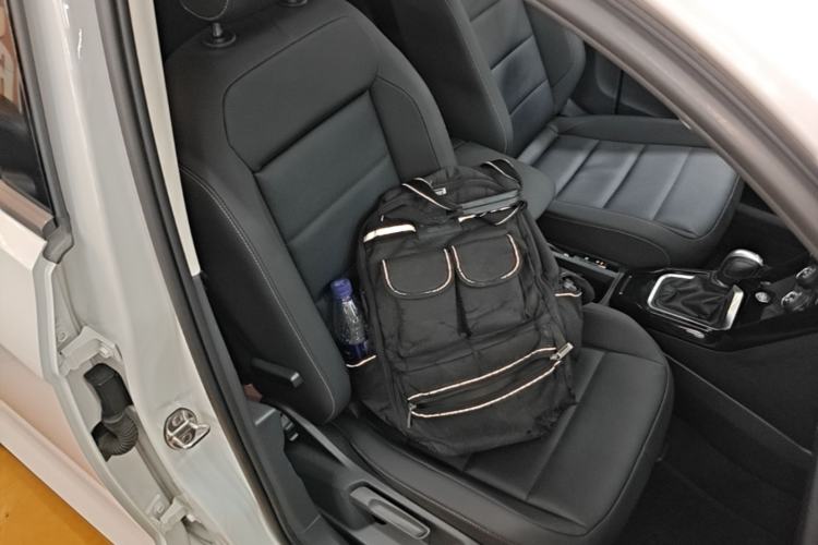 Used Volkswagen T-ROC 2021 280TSI DSG Two-Wheel Drive Comfort Connect Edition Right Front Seat