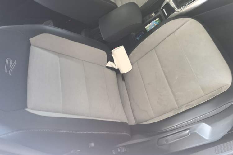 Used Volkswagen T-ROC 2021 280TSI DSG Two-Wheel Drive R-Line Pro Connected Version Right Front Seat