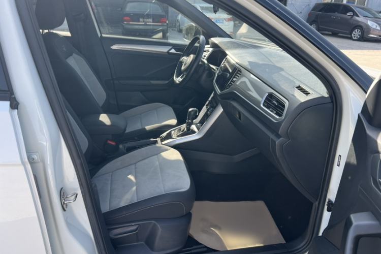 Used Volkswagen T-ROC 2021 280TSI DSG Two-Wheel Drive R-Line Pro Connected Version Right Front Seat