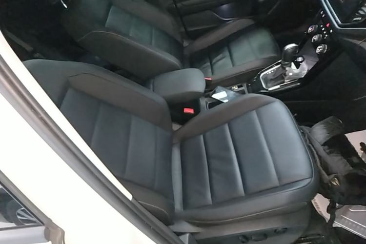 Used Volkswagen T-ROC 2021 Revised Version 280TSI DSG Two-Wheel Drive Comfort & Smart Connectivity Edition Right Front Seat