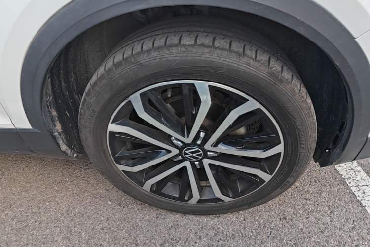 Used Volkswagen T-ROC 2021 280TSI DSG Two-Wheel Drive Comfort Connect Edition Right Front Wheel Hub