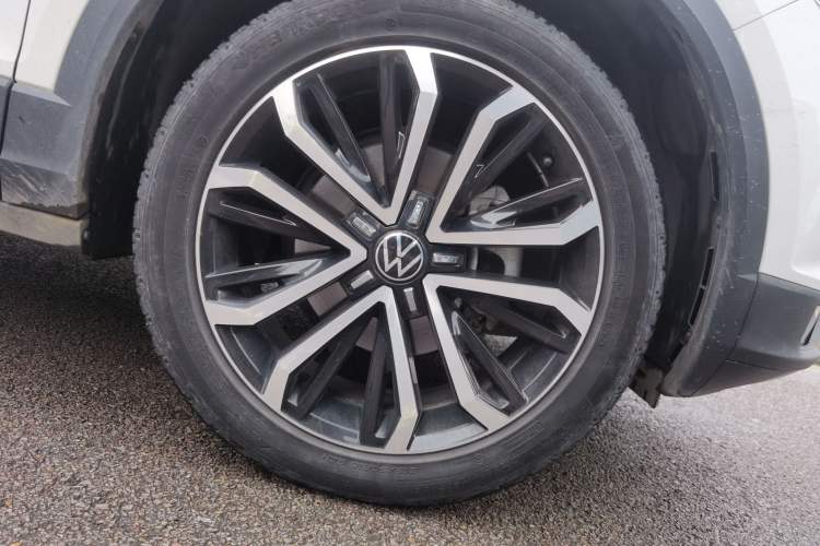 Used Volkswagen T-ROC 2021 280TSI DSG Two-Wheel Drive Comfort Connect Edition Right Front Wheel Hub