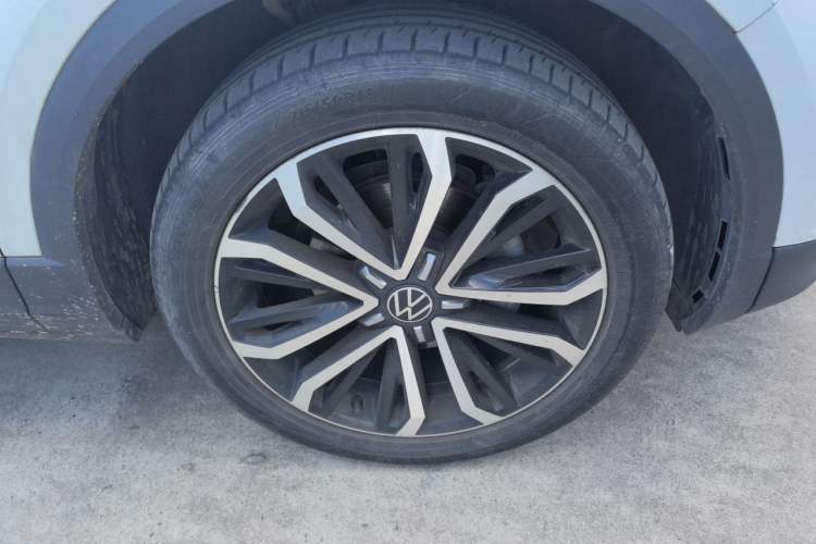 Used Volkswagen T-ROC 2021 Revised Version 280TSI DSG All-Wheel Drive Luxury Connected Edition Right Front Wheel Hub
