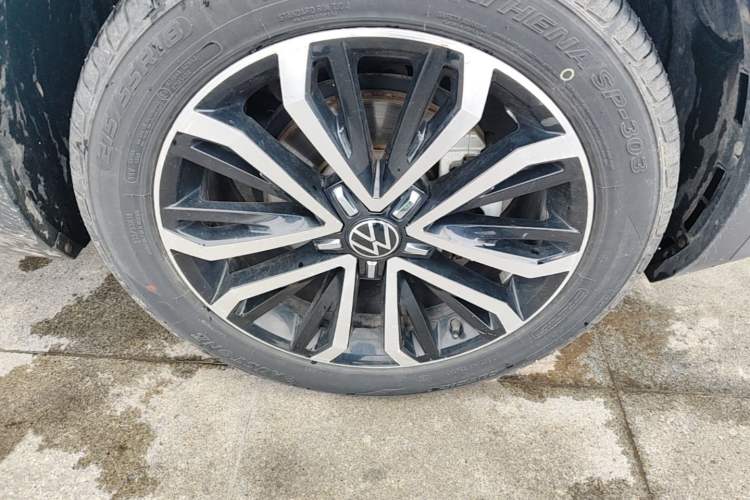 Used Volkswagen T-ROC 2021 280TSI DSG Two-Wheel Drive Comfort Connect Edition Right Front Wheel Hub