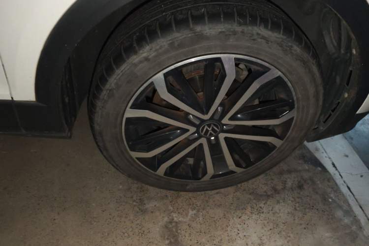 Used Volkswagen T-ROC 2021 280TSI DSG Two-Wheel Drive Comfort Connect Edition Right Front Wheel Hub