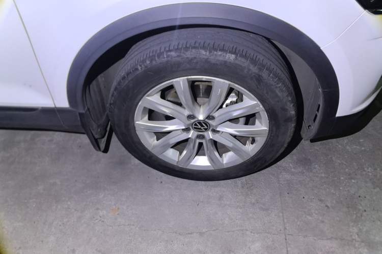 Used Volkswagen T-ROC 2021 Revised Version 280TSI DSG Two-Wheel Drive Elite Connect Edition Right Front Wheel Hub