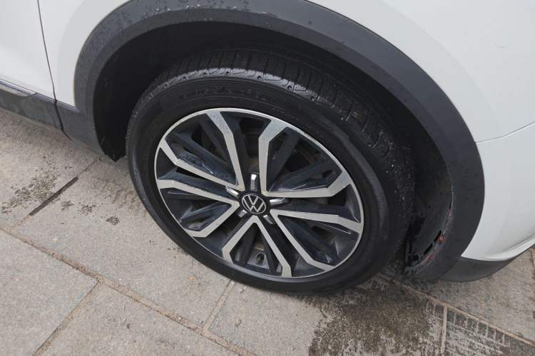 Used Volkswagen T-ROC 2021 280TSI DSG Two-Wheel Drive Comfort Connect Edition Right Front Wheel Hub
