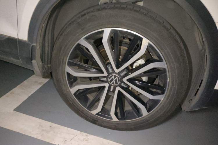 Used Volkswagen T-ROC 2021 280TSI DSG Two-Wheel Drive Comfort Connect Edition Right Front Wheel Hub