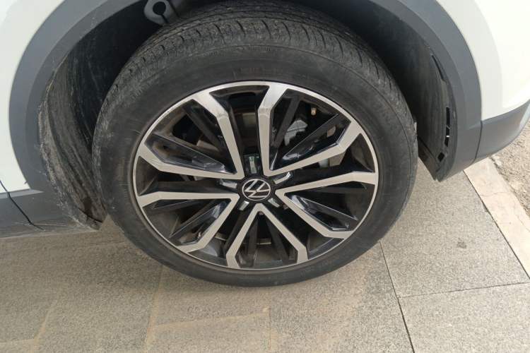 Used Volkswagen T-ROC 2021 280TSI DSG Two-Wheel Drive Comfort Connect Edition Right Front Wheel Hub