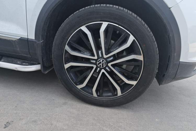 Used Volkswagen T-ROC 2021 Revised Version 280TSI DSG Two-Wheel Drive Comfort & Smart Connectivity Edition Right Front Wheel Hub