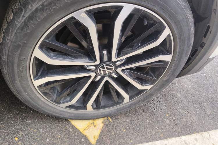 Used Volkswagen T-ROC 2021 280TSI DSG Two-Wheel Drive Comfort Connect 30th Anniversary Edition Right Front Wheel Hub