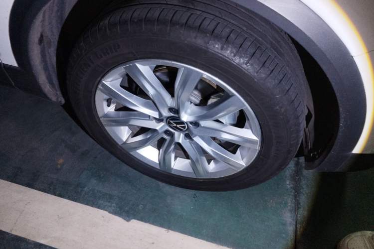 Used Volkswagen T-ROC 2021 280TSI DSG Two-Wheel Drive Elite Connect Edition Right Front Wheel Hub