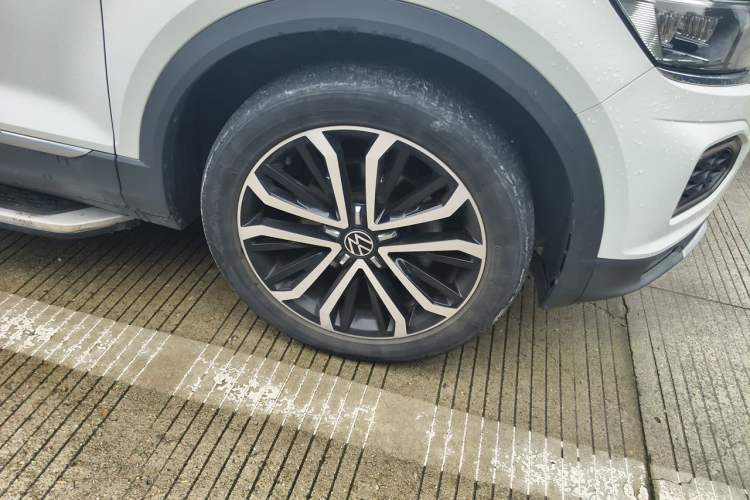 Used Volkswagen T-ROC 2021 280TSI DSG Two-Wheel Drive Comfort Connect Edition Right Front Wheel Hub