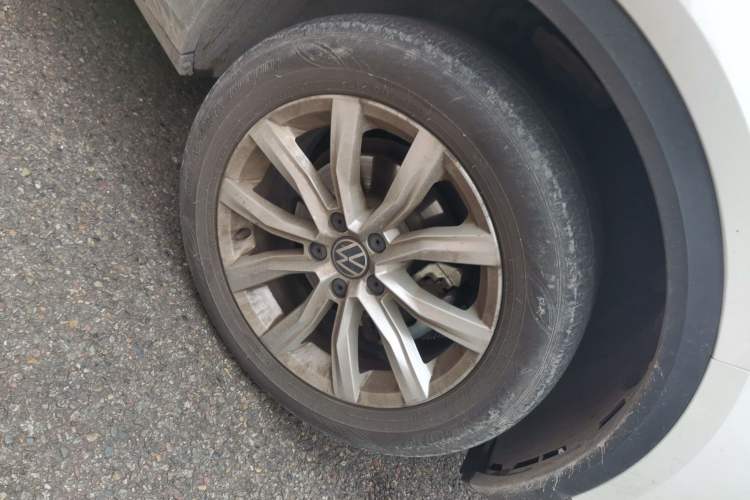 Used Volkswagen T-ROC 2021 Revised Version 280TSI DSG Two-Wheel Drive Elite Connect Edition Right Front Wheel Hub