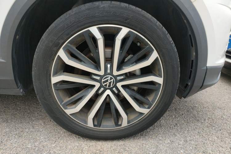 Used Volkswagen T-ROC 2021 280TSI DSG Two-Wheel Drive Comfort Connect Edition Right Front Wheel Hub
