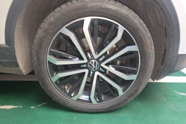 Used Volkswagen T-ROC 2021 280TSI DSG Two-Wheel Drive Comfort Connect Edition Right Front Wheel Hub