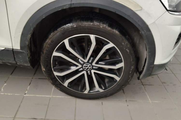 Used Volkswagen T-ROC 2021 280TSI DSG Two-Wheel Drive Comfort Connect Edition Right Front Wheel Hub