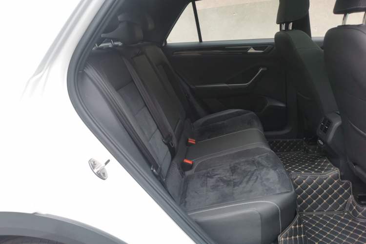 Used Volkswagen T-ROC 2021 Revised Version 280TSI DSG All-Wheel Drive Luxury Connected Edition Right Rear Seat